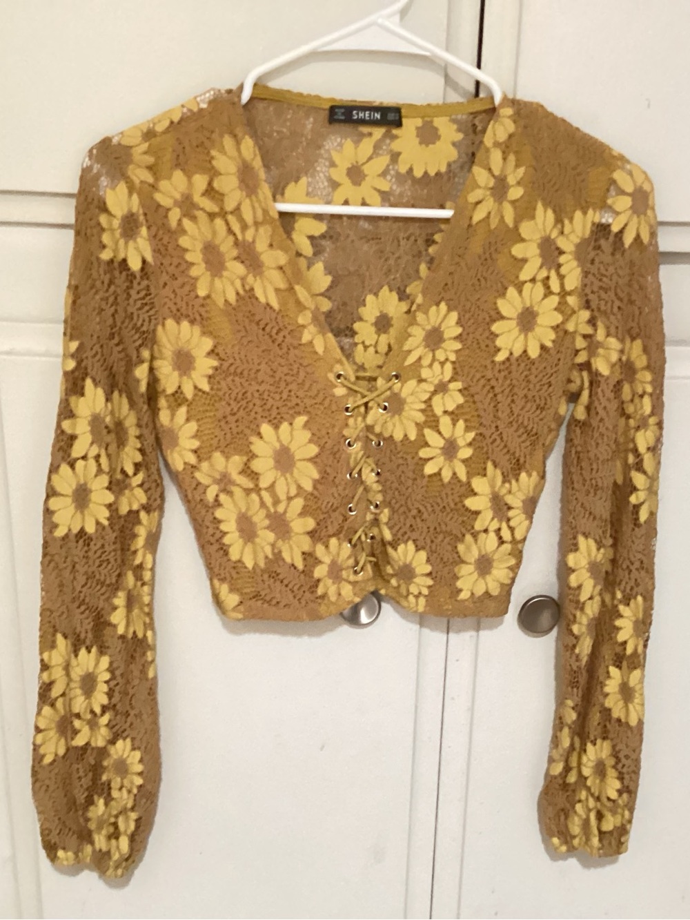 ✨💛SHEIN Yellow Floral Crochet Lace-Up Long Sleeve Crop Top💛✨